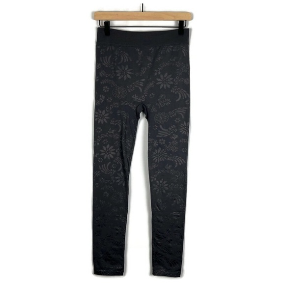 MUK LUKS Women's Fleece Lined Subtle Floral Embossed Leggings Dark Gray 1X/2X - Picture 1 of 7